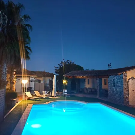 Holiday home Lou Pic Au Loup De Charme *