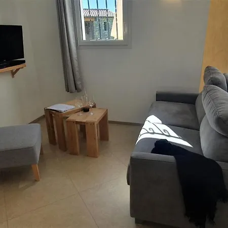 Lou Pic Au Loup De Charme Holiday home *