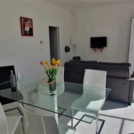 Holiday home Lou Pic Au Loup De Charme *