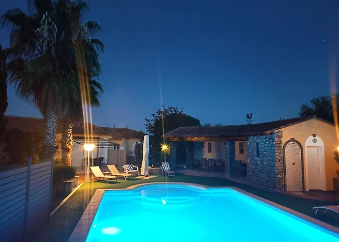Hébergement de vacances Lou Pic Au Loup De Charme *